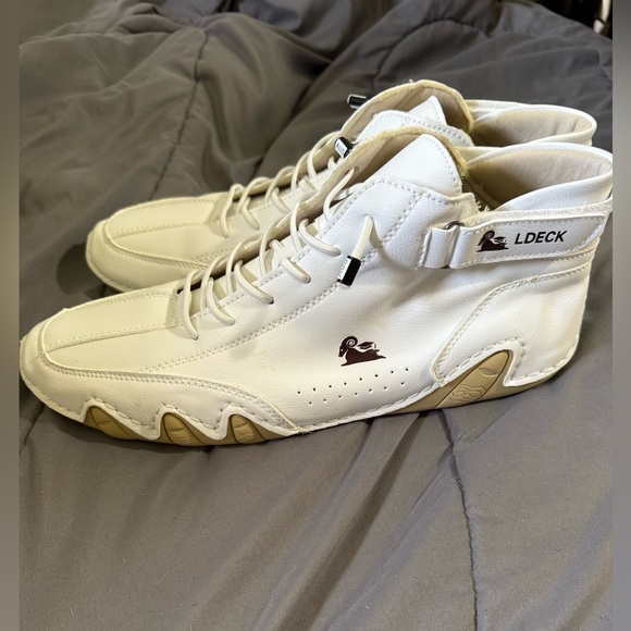 Stylish White Men's Shoes - Picture 2 of 7